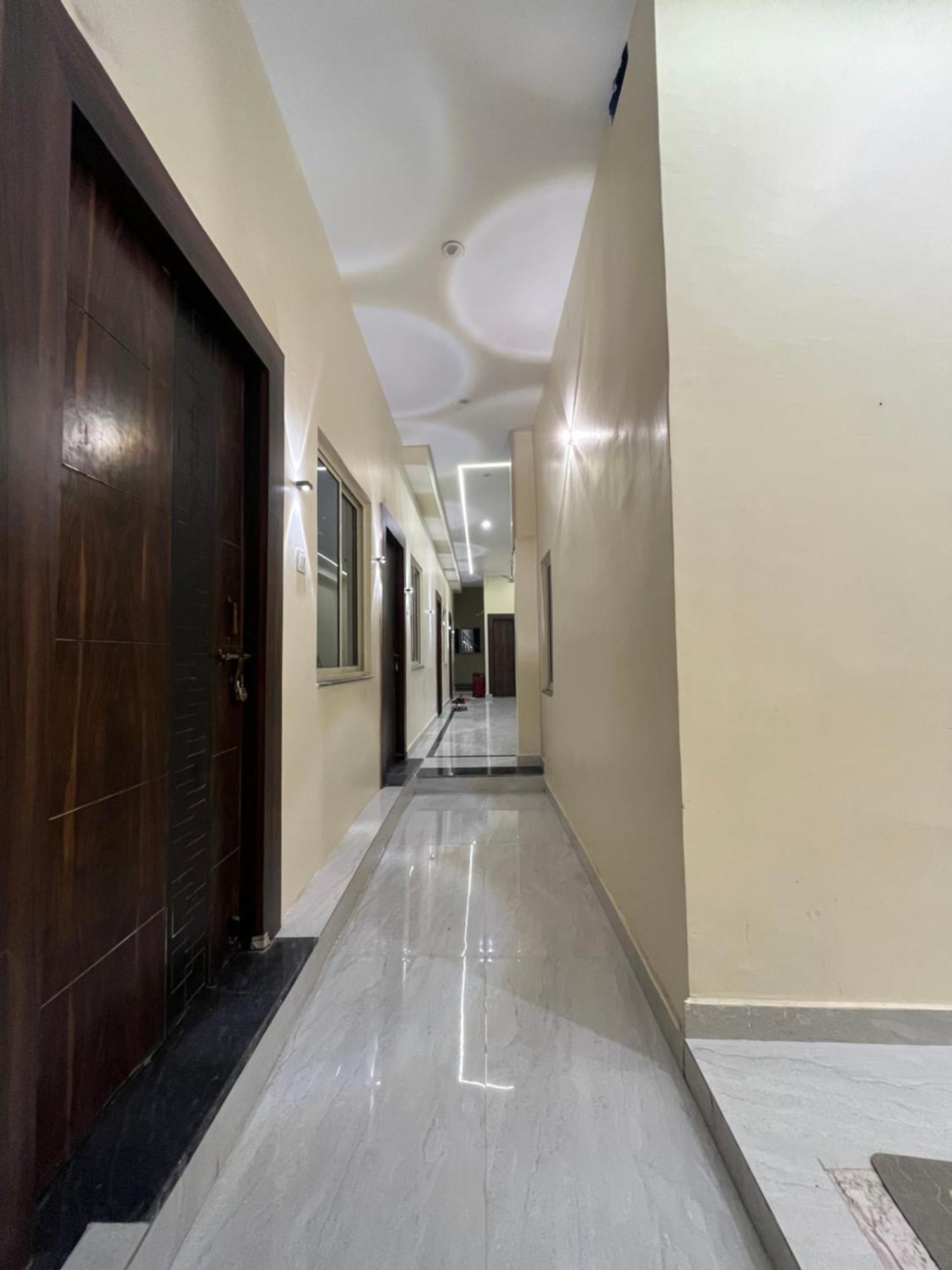 Jupiter Plaza Delhi Airport Hotel New Delhi Bagian luar foto