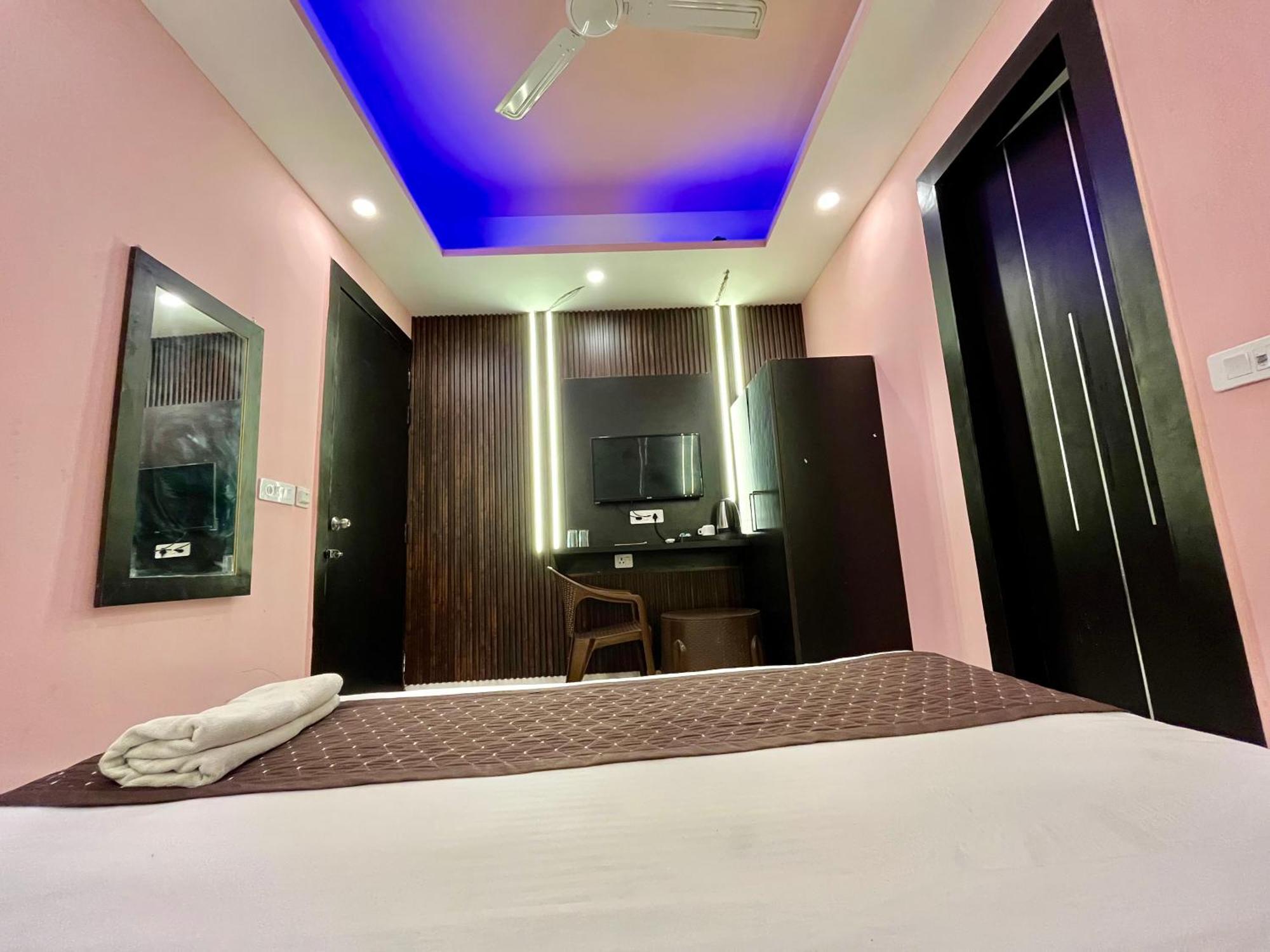 Jupiter Plaza Delhi Airport Hotel New Delhi Bagian luar foto