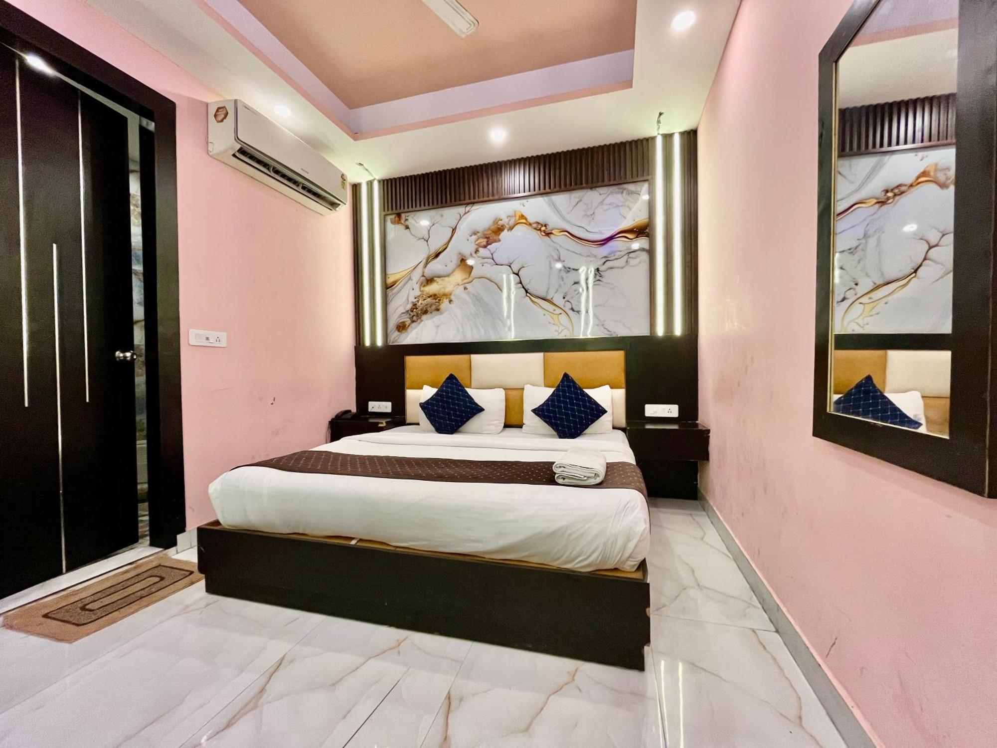 Jupiter Plaza Delhi Airport Hotel New Delhi Bagian luar foto