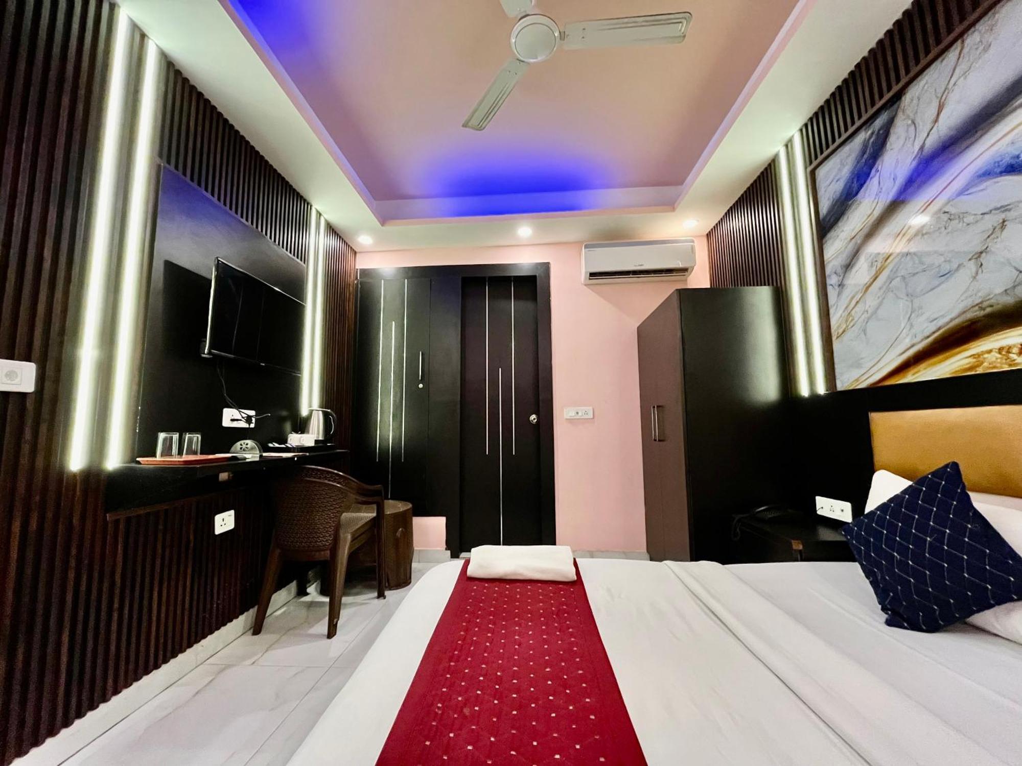 Jupiter Plaza Delhi Airport Hotel New Delhi Bagian luar foto